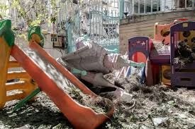 لحظه انفجار مهدكودکی در تهران از زاويه دوربين‌های مداربسته در جنگ تحمیلی ۱۲ روزه